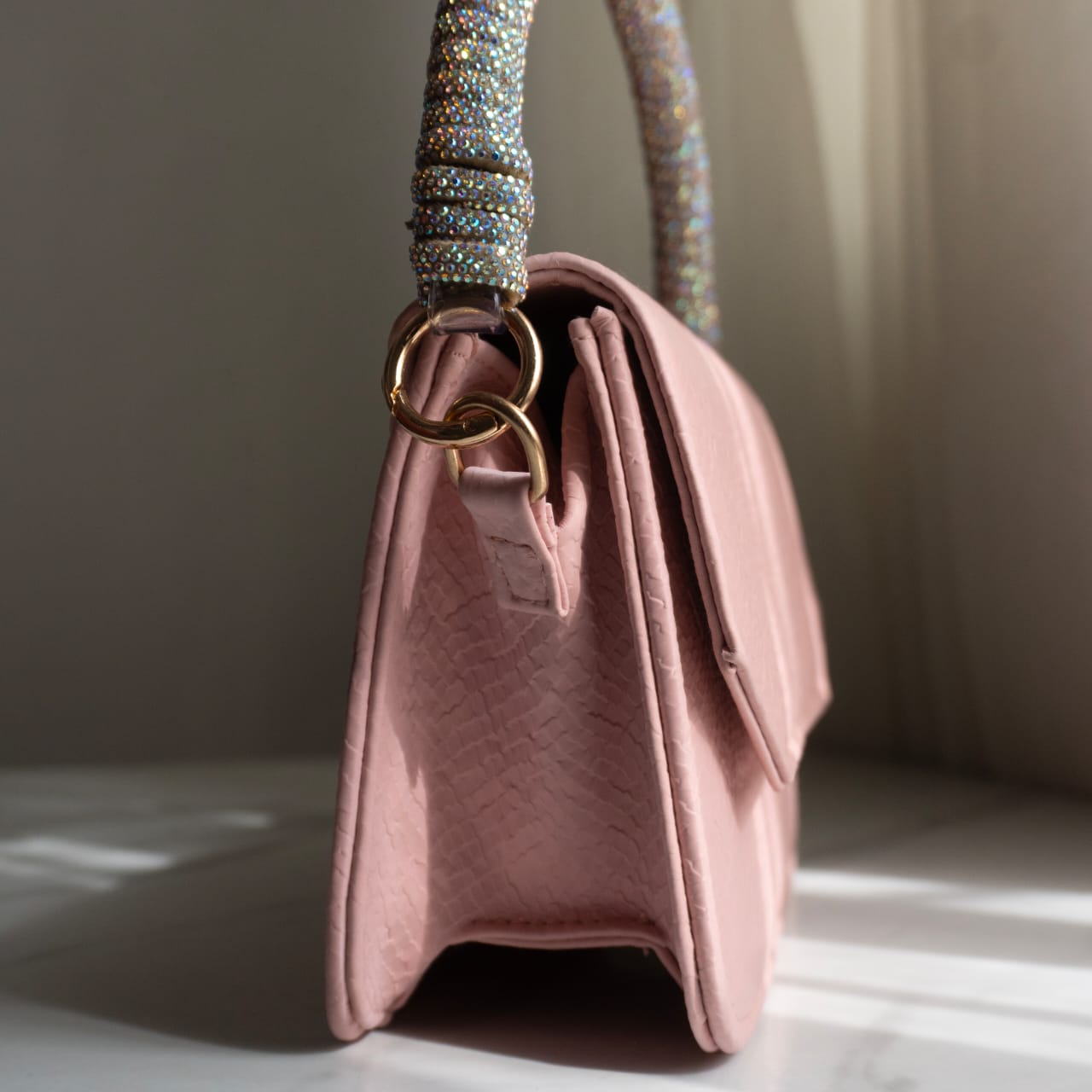 Imported Bag High Quality Material
Fancy Clutch